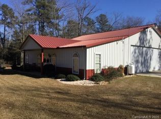 124 Raider Ln, Saint Matthews, SC 29135