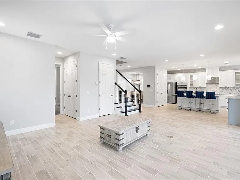 8029 Clementine Ln — Photo 13