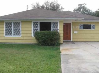 2119 Perry Ave, Groves, TX 77619