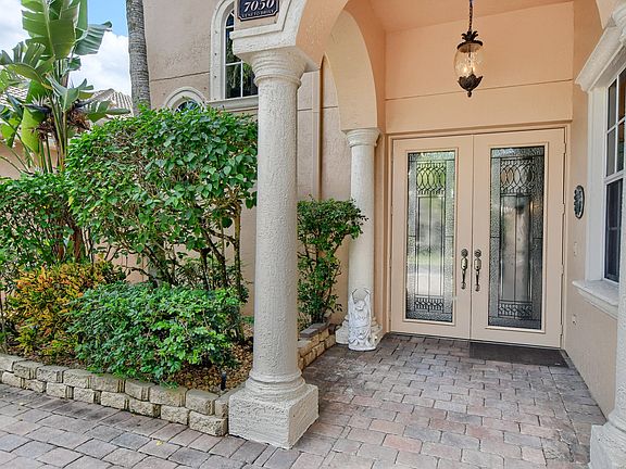 4th image of 7050 Veneto Dr