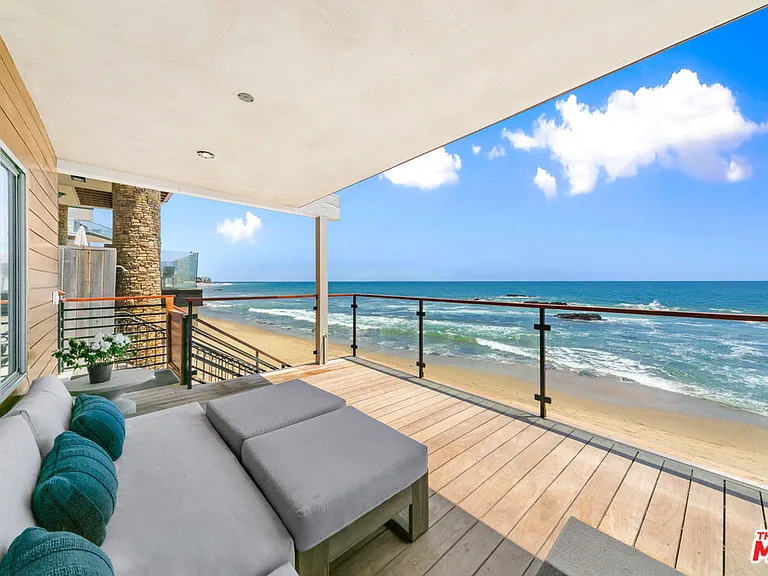 24928 Malibu Rd — Photo 34