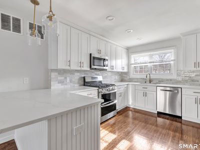 245 Unquowa Rd APT 2, Fairfield, CT, 06824