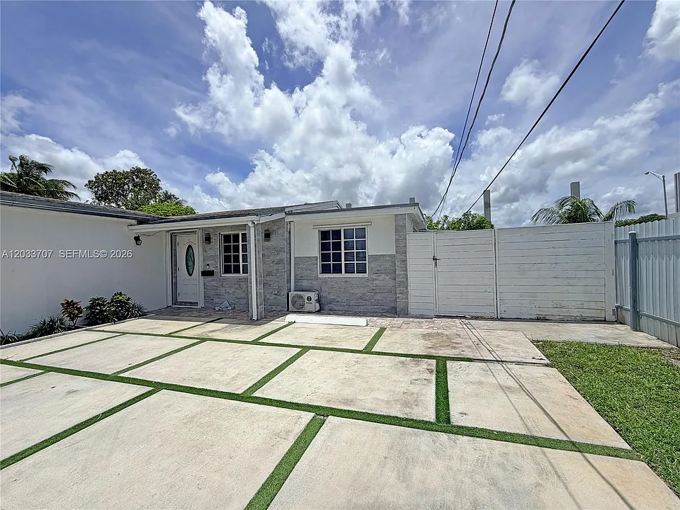 2500 Sunshine Blvd