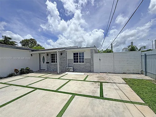2500 Sunshine Blvd Photo 1 2500 Sunshine Blvd Photo 1