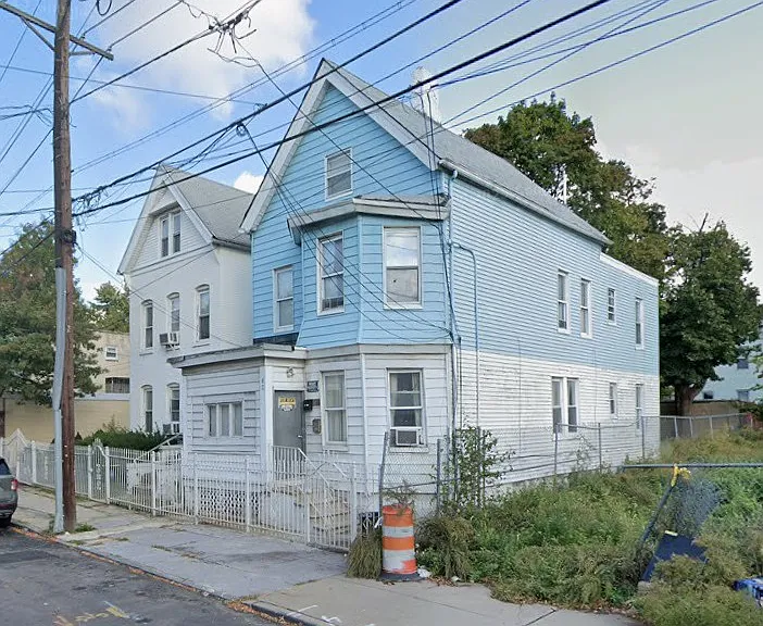 82 S 14th St #2 — Photo 3