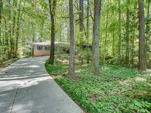 3rd image of 3684 Hunting Ridge Dr SW
