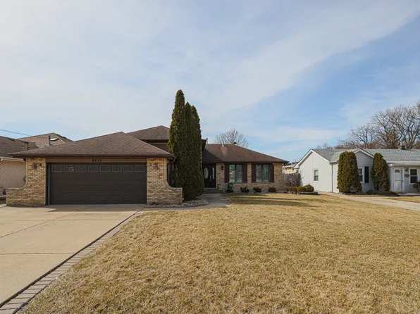 8610 Normandy Ave, Burbank, IL 60459