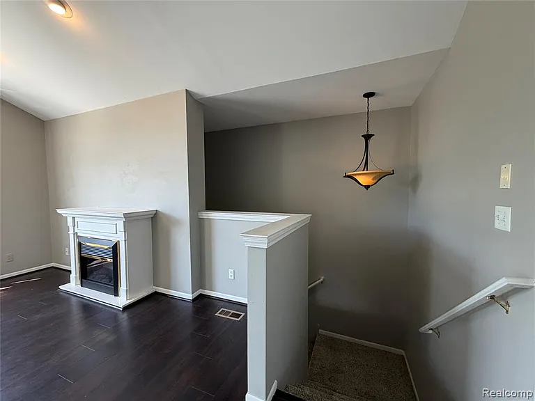 1908 Flagstone Cir — Photo 4