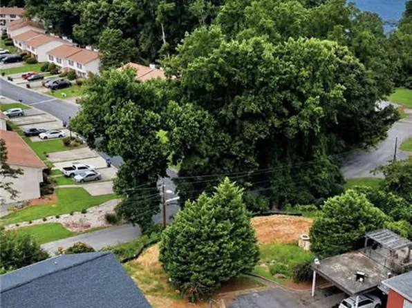 2451 Terrace Vw NW, Gainesville, GA 30501