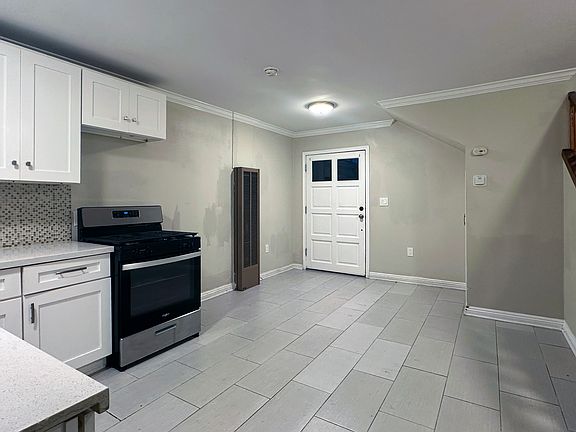 4th image of 9929 E Alesia St