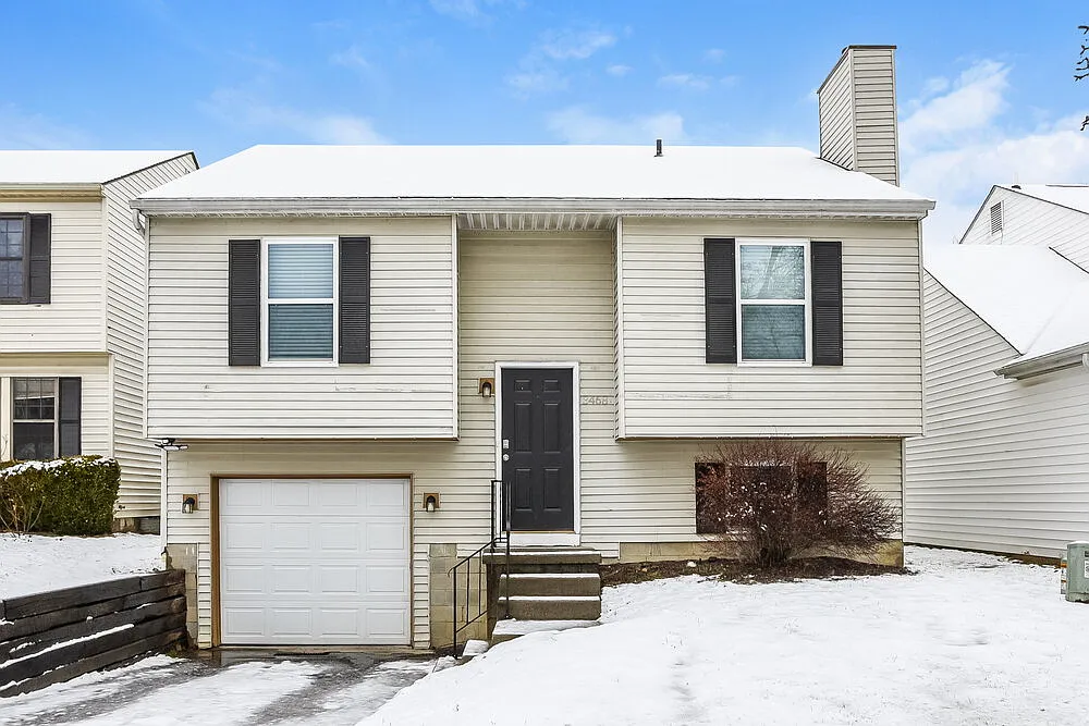 3 bed, 1.5 bath, 1344 sqft, $2,120 — Photo 1