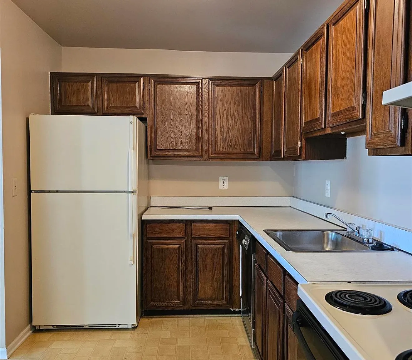 2 bed, 1000 sqft, $1,400 — Photo 4