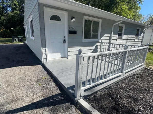 3753 Montgomery St, Hobart, IN 46342