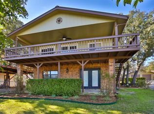 423 Edge Hill Dr, Canyon Lake, TX 78133