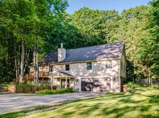 7187 S Pleasantview Rd, Harbor Springs, MI 49740