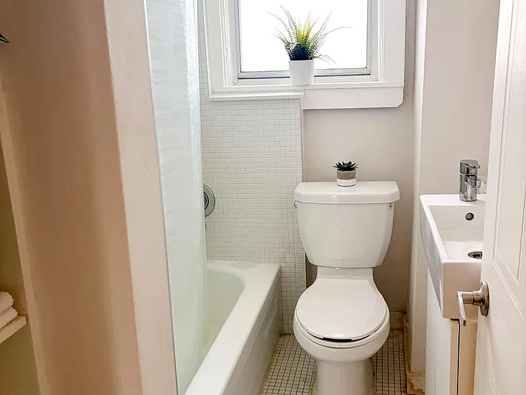 2378 Saint Clair Ave W #2 — Photo 6