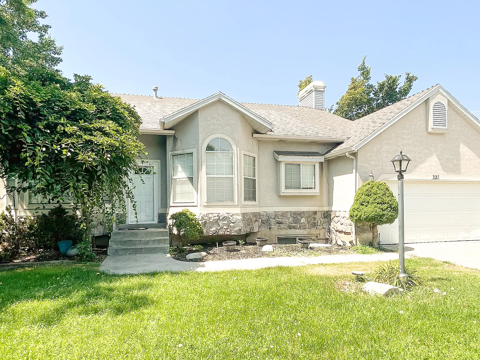 6 bed, 2990 sqft, $3,195 — Photo 1