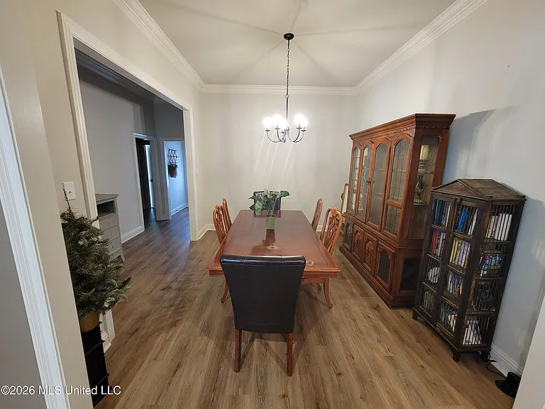 10165 Patrick Dr — Photo 5