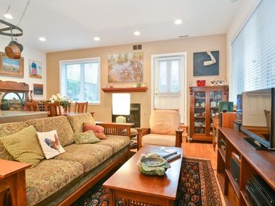 636 W Schubert Ave #A, Chicago, IL, 60614