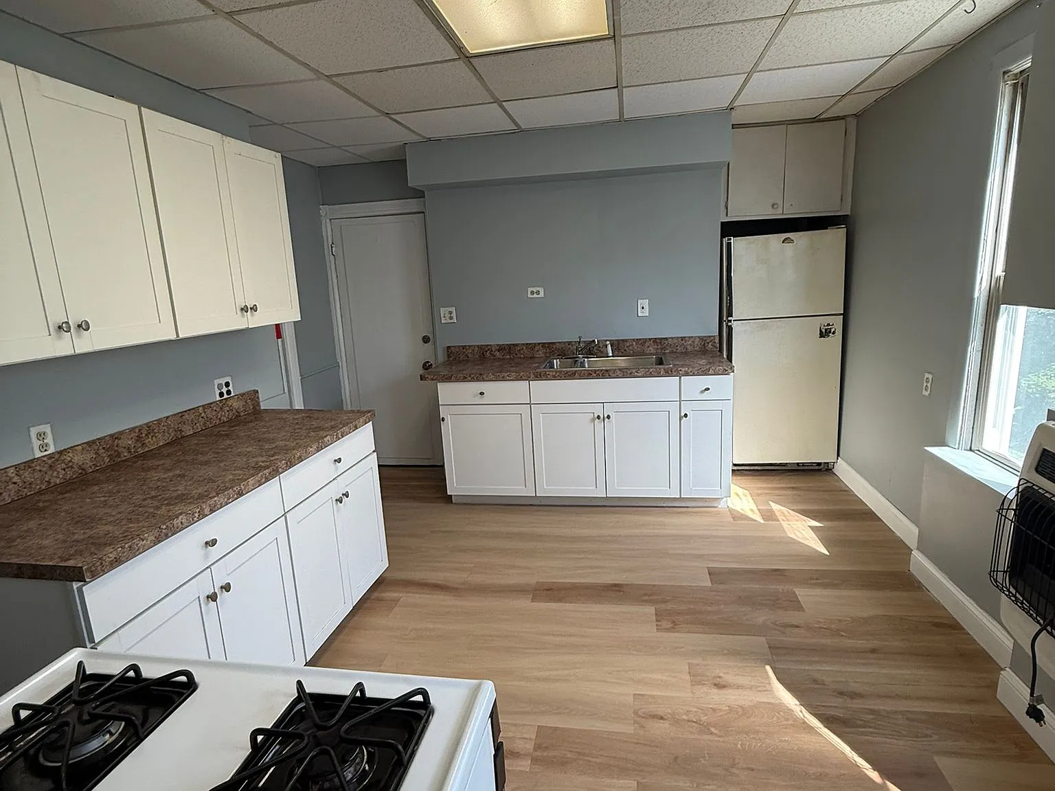 3 bed, 1000 sqft, $1,490 — Photo 4