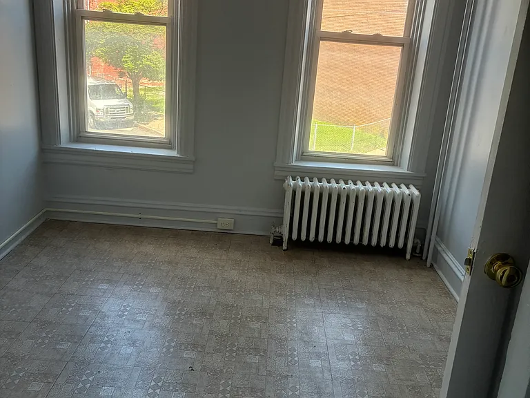 334 S Queen St #3 — Photo 3