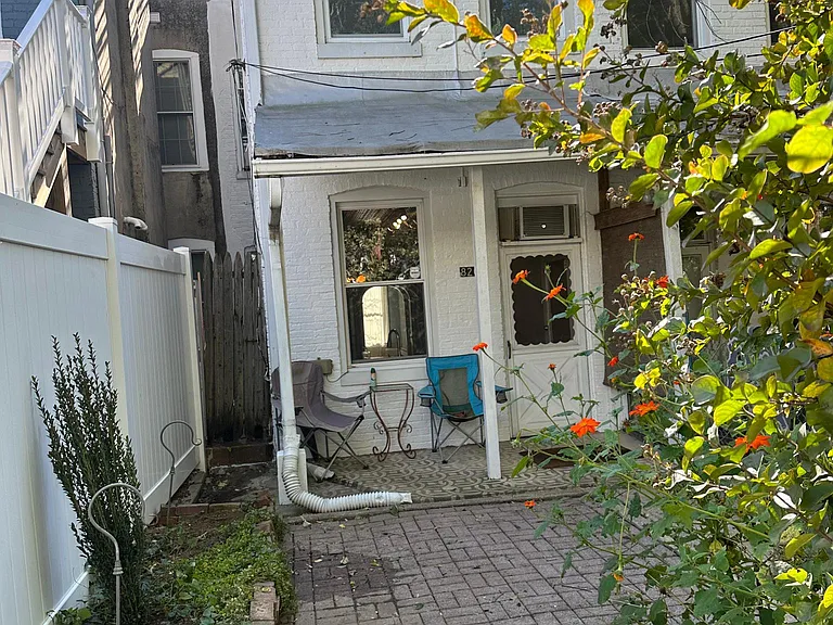 826 W 34th St — Photo 18