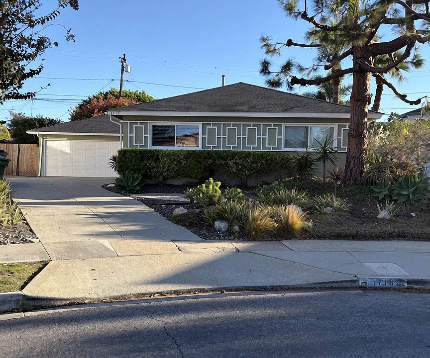 1713 Coral Pl