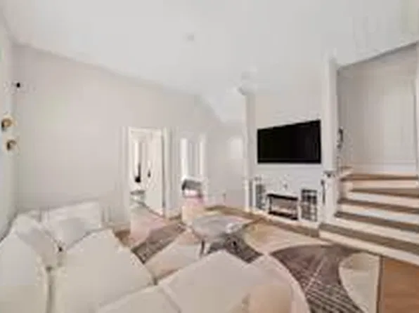 4816 Cochran St Room 2, Houston, TX 77009