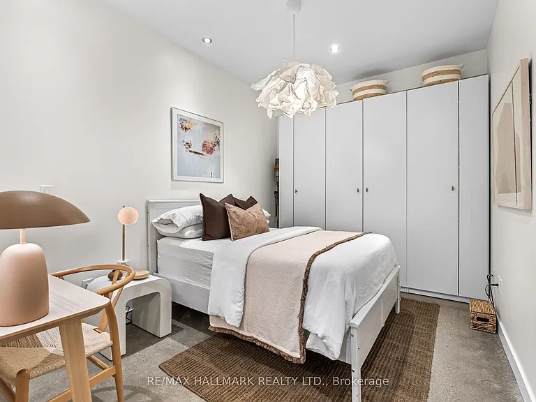 747 Queen St E #202 — Photo 17