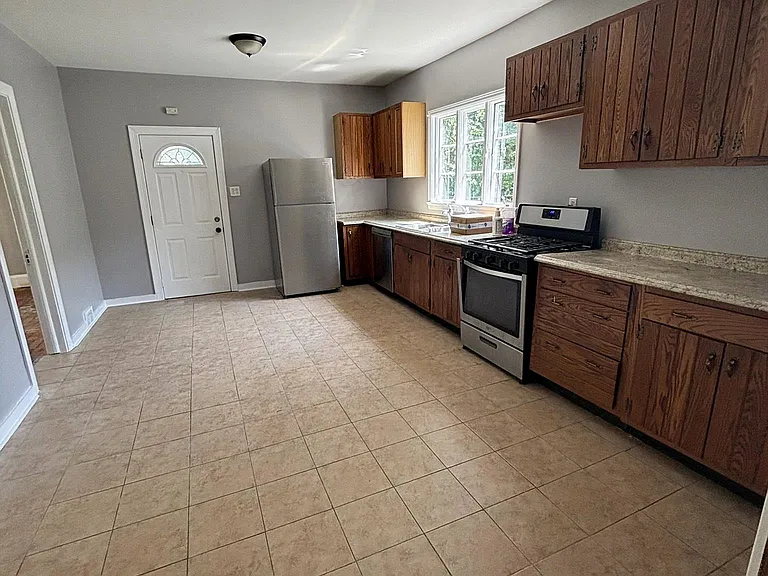 1073 West Ave #1 — Photo 6