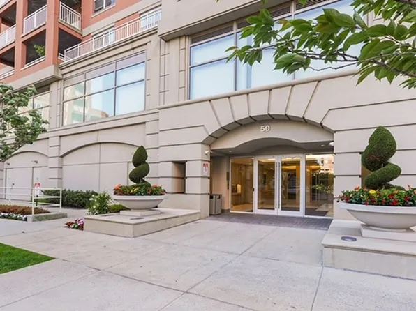 50 Oceana Dr APT 4B, Brooklyn, NY 11235