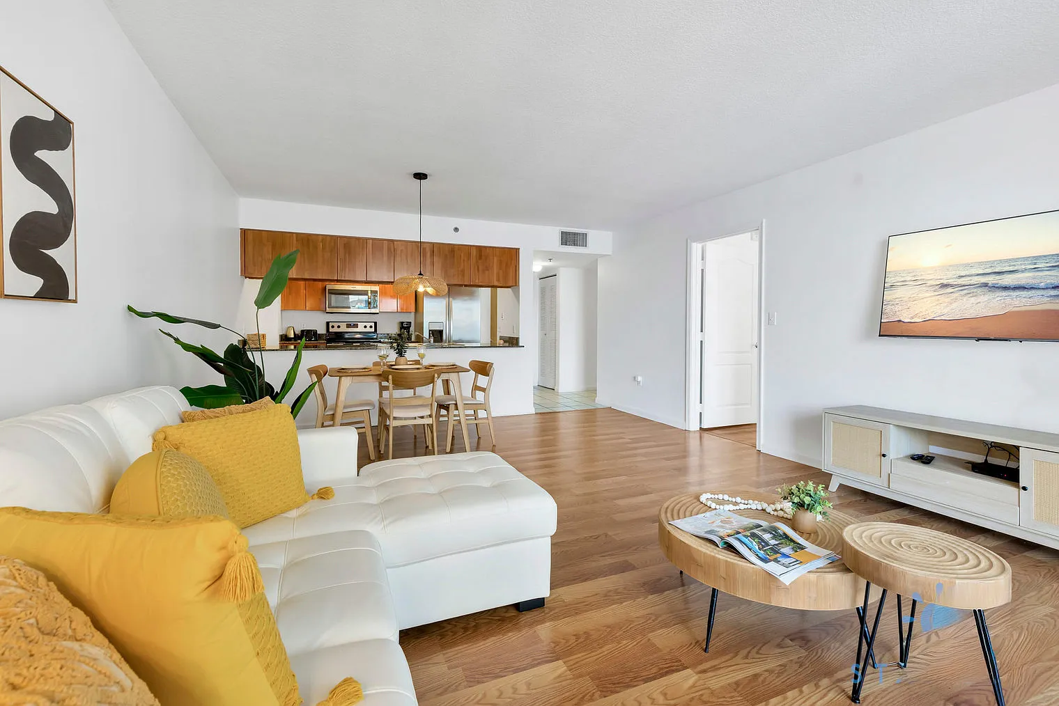 1 bed, 1.0 bath, 818 sqft, $2,640 — Photo 1