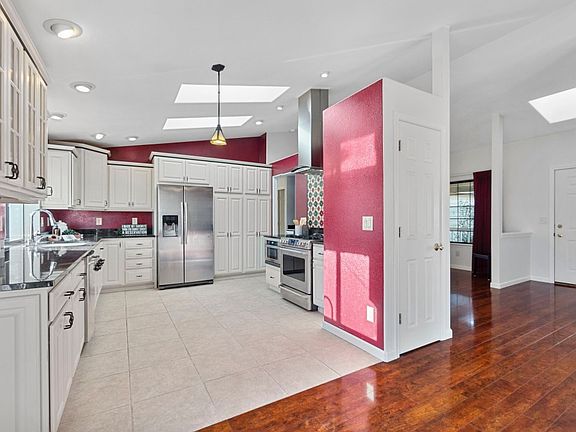 4th image of 3513 Woodside Ct NE