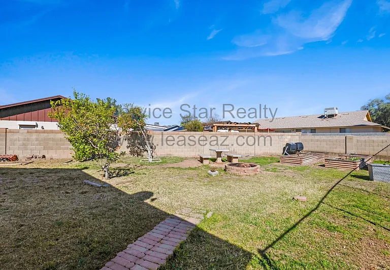 5513 W Waltann Ln — Photo 33