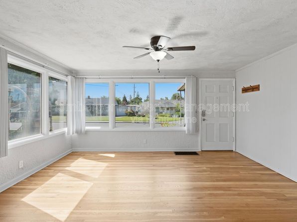 112 W Amherst Ct