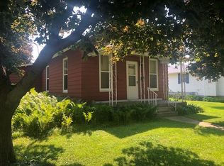 726 N C Ave, Washington, IA 52353