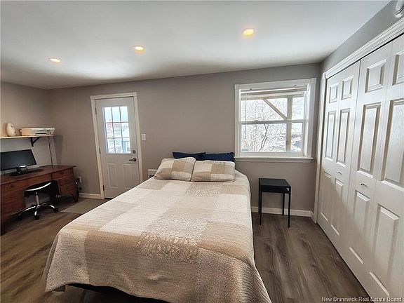 2nd image of 16 Harding St