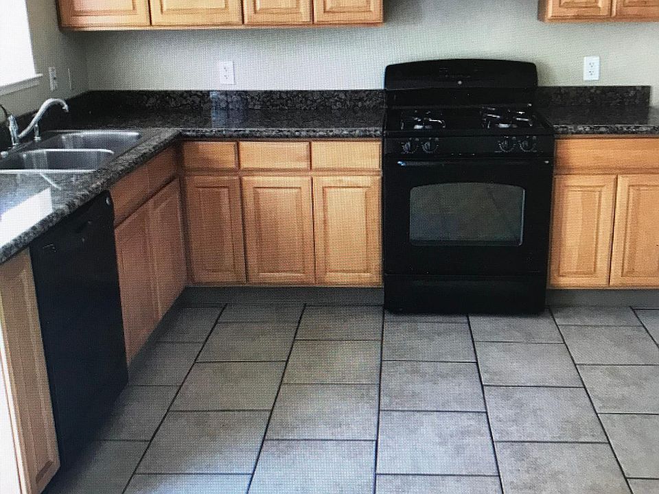 2nd image of 212 Main Cir