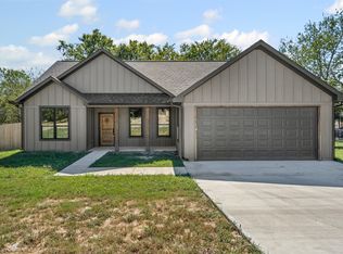 901 NW 10th St, Mineral Wells, TX 76067