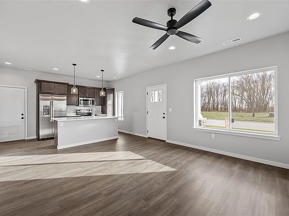 5th image of 2102 Whispering Meadow Dr
