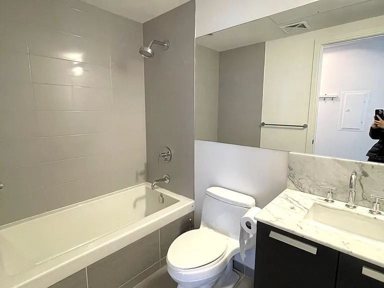 50 Charles St E #2503 — Photo 10