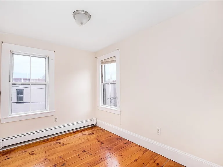 12 Kilby St #2L — Photo 11
