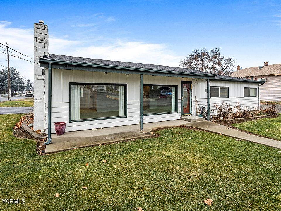 1st image of 302 W Selah Ave