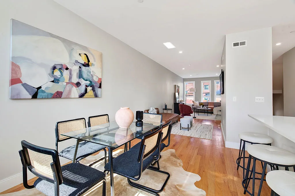 3 bed, 2.5 bath, 1972 sqft, $3,800 — Photo 4