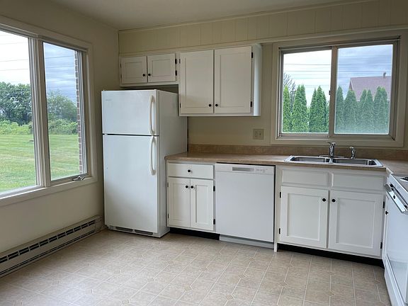 2nd image of 4170 Easton Ave APT 1