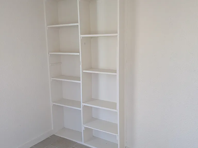 8314 W Melrose St — Photo 9