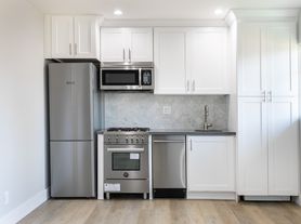 2822 S Redondo Blvd, Los Angeles, CA