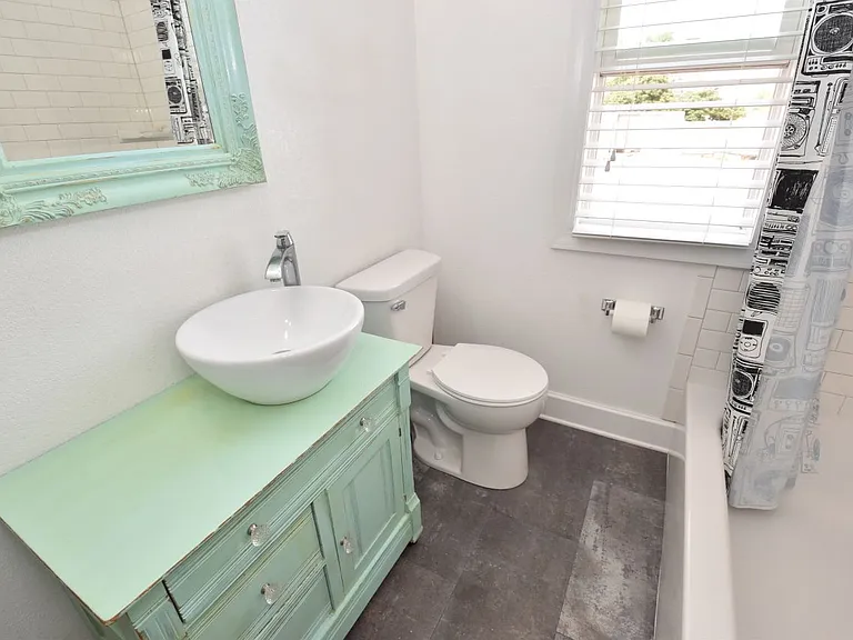 3320 S Schauer Ave #3 — Photo 10