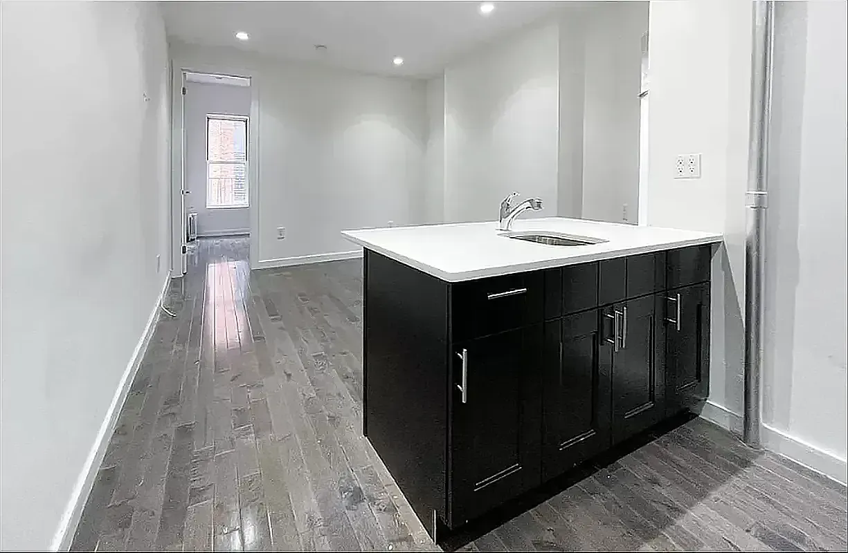 139 Mulberry Street — Photo 1