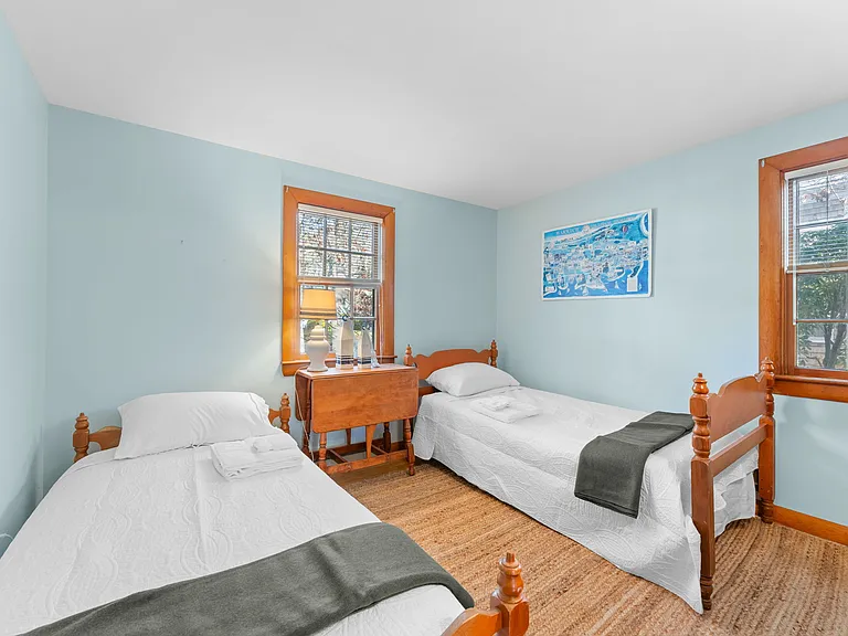 25 Robbins Rd — Photo 9